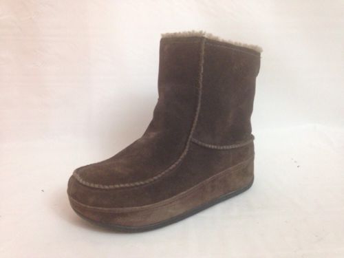 used fitflop boots